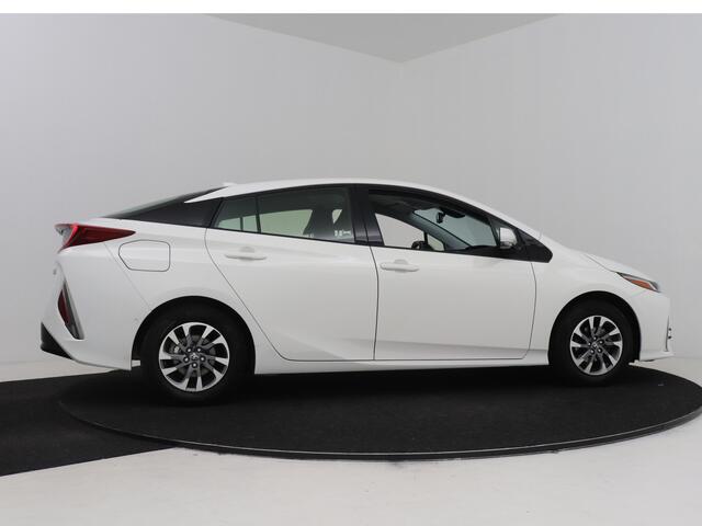 Toyota Prius 1.8 Plug-in Hybrid Dynamic Limited | Head up Display | Navigatie | Stoelverwarming | Cruise Control Adaptief | Camera |