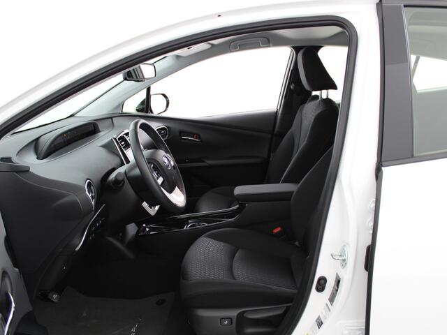 Toyota Prius 1.8 Plug-in Hybrid Dynamic Limited | Head up Display | Navigatie | Stoelverwarming | Cruise Control Adaptief | Camera |