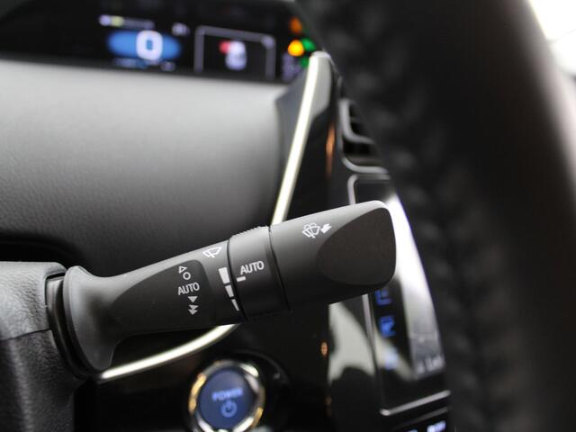 Toyota Prius 1.8 Plug-in Hybrid Dynamic Limited | Head up Display | Navigatie | Stoelverwarming | Cruise Control Adaptief | Camera |