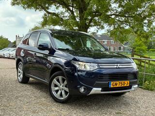 MITSUBISHI OUTLANDER 2.0 PHEV Limited Edition X-Line | Schuif/kanteldak + Leder + Achteruitrijcamera Nu � 7.975,-!!!
