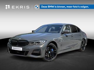 BMW 3-SERIE Sedan 330e High Executive | Model M Sport | Elektrisch glazen schuif-/kanteldak | Harman Kardon Surround Sound Systeem | Driving Assistant Professional | BMW Head-Up Display