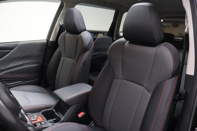 Subaru Forester 2.0i e-BOXER Sport AWD | Elek. Glazen Panoramadak | Trekhaak | Adaptive-cruise | Camera | Clima | Apple Carplay & Android Auto | Navigatie | 