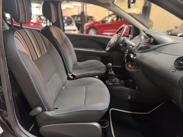 Renault Twingo 1.2 16V 75pk Parisienne Airco Bluetooth LM Velgen Dakspoiler ISOFIX 76.000km 