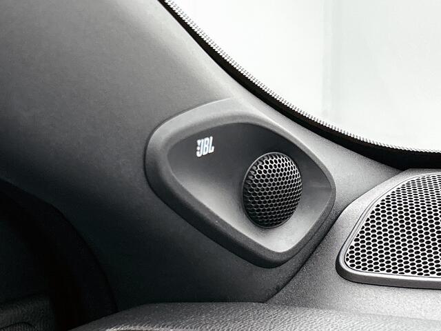 Toyota Yaris 1.5 Hybrid 130 Launch Edition | Panorama dak | JBL | Head-up display | Stoel en stuurwielverwarming | Onderweg-naar-dealer