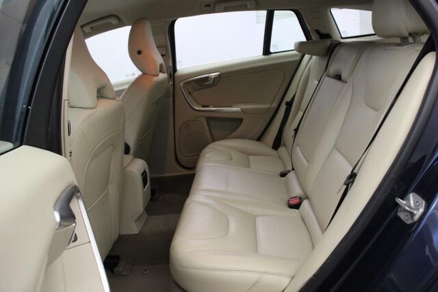 Volvo V60 2.4 D6 AWD Plug-In Hybrid Summum - Navi, Memory, Leer, Stoelverw.