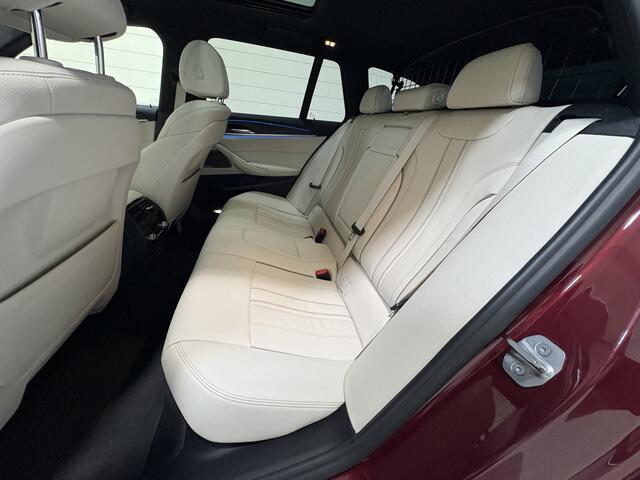 BMW 5-Serie Touring 530e xDrive High Executive M Sport, Softclose, Luchtvering, Laser, Pano, 19 inch, Afn. trekhaak, Camera, Cruise, Elect stuurkolom, Har