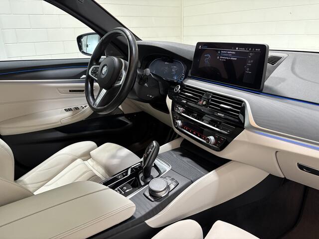 BMW 5-Serie Touring 530e xDrive High Executive M Sport, Softclose, Luchtvering, Laser, Pano, 19 inch, Afn. trekhaak, Camera, Cruise, Elect stuurkolom, Har