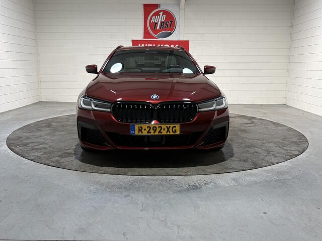 BMW 5-Serie Touring 530e xDrive High Executive M Sport, Softclose, Luchtvering, Laser, Pano, 19 inch, Afn. trekhaak, Camera, Cruise, Elect stuurkolom, Har