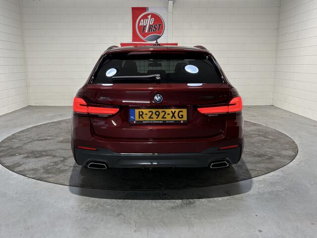 BMW 5-Serie Touring 530e xDrive High Executive M Sport, Softclose, Luchtvering, Laser, Pano, 19 inch, Afn. trekhaak, Camera, Cruise, Elect stuurkolom, Har
