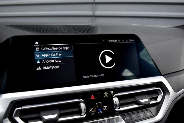 BMW 3-Serie 330e M Sport Individual | 19'' Wielen | Lederen Bekleding | CarPlay | Audio Media Pack | 1e Eigenaar |