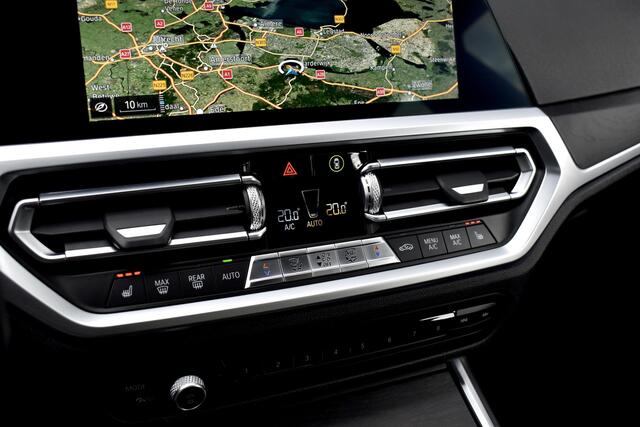 BMW 3-Serie 330e M Sport Individual | 19'' Wielen | Lederen Bekleding | CarPlay | Audio Media Pack | 1e Eigenaar |