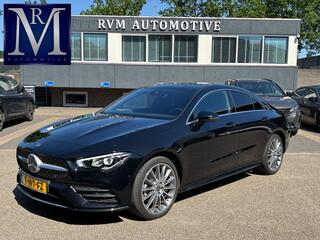 MERCEDES-BENZ CLA-KLASSE 250 e AMG PHEV | SFEERVERLICHTING | WIDESCREEN | AFN. TREKHAAK | STOELVERWARMING | 19 INCH | RIJKLAAR MET 12 MND BOVAG GARANTIE