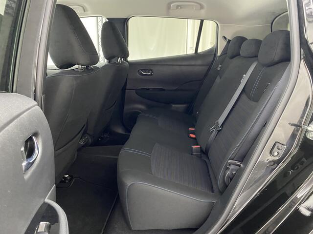 Nissan Leaf N-Connecta 40 kWh 94,3% SOH | CarPlay | Navi | Dodehoek Det. | 360'' Camera | ACC | PDC | Verwarmde Stoelen |