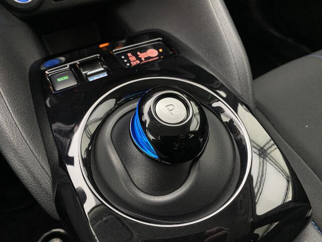 Nissan Leaf N-Connecta 40 kWh 94,3% SOH | CarPlay | Navi | Dodehoek Det. | 360'' Camera | ACC | PDC | Verwarmde Stoelen |