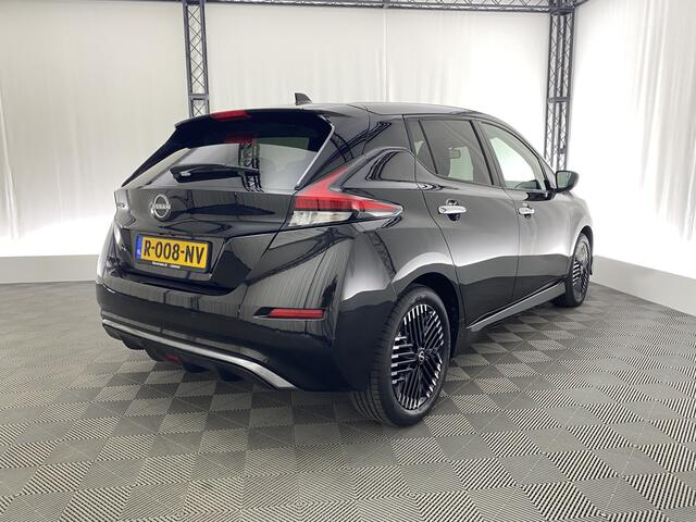Nissan Leaf N-Connecta 40 kWh 94,3% SOH | CarPlay | Navi | Dodehoek Det. | 360'' Camera | ACC | PDC | Verwarmde Stoelen |
