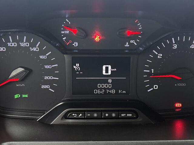 Peugeot Partner 1.2 Benzine 111PK Euro6 Premium / Airco / Navigatie / Cruise-ctr. / Schuifdeur + Raam / Radio multimedia / Apk 06-2027