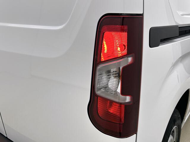 Peugeot Partner 1.2 Benzine 111PK Euro6 Premium / Airco / Navigatie / Cruise-ctr. / Schuifdeur + Raam / Radio multimedia / Apk 06-2027