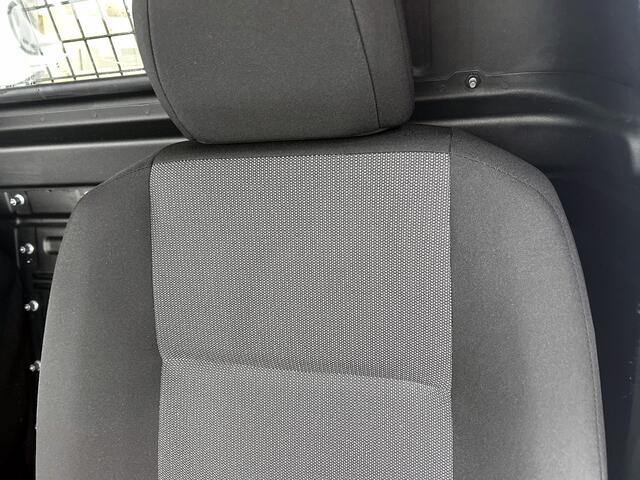 Peugeot Partner 1.2 Benzine 111PK Euro6 Premium / Airco / Navigatie / Cruise-ctr. / Schuifdeur + Raam / Radio multimedia / Apk 06-2027