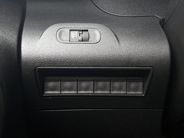 Peugeot Partner 1.2 Benzine 111PK Euro6 Premium / Airco / Navigatie / Cruise-ctr. / Schuifdeur + Raam / Radio multimedia / Apk 06-2027