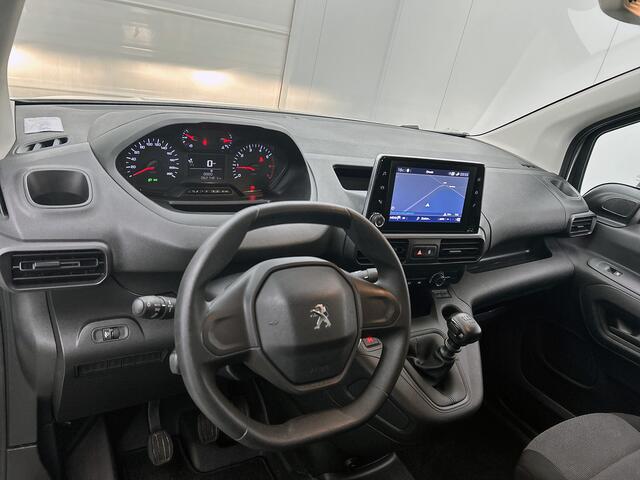 Peugeot Partner 1.2 Benzine 111PK Euro6 Premium / Airco / Navigatie / Cruise-ctr. / Schuifdeur + Raam / Radio multimedia / Apk 06-2027