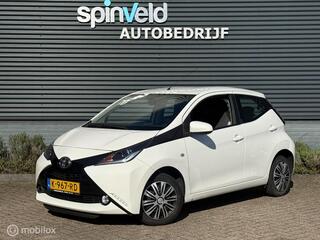 Toyota Aygo 1.0 VVT-i x-play - Multimedia - Camera - Cruise Control -