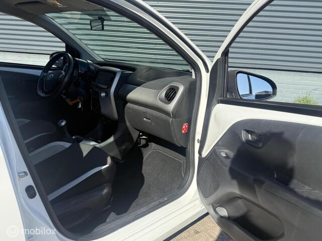 Toyota Aygo 1.0 VVT-i x-play - Multimedia - Camera - Cruise Control -