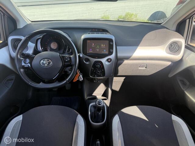 Toyota Aygo 1.0 VVT-i x-play - Multimedia - Camera - Cruise Control -