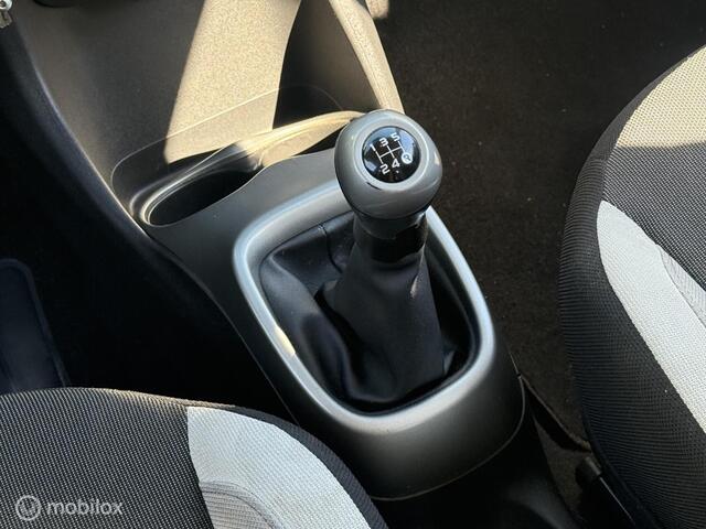 Toyota Aygo 1.0 VVT-i x-play - Multimedia - Camera - Cruise Control -