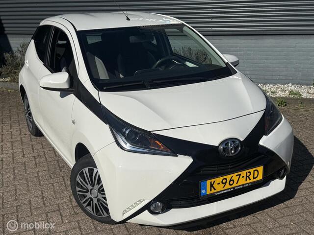 Toyota Aygo 1.0 VVT-i x-play - Multimedia - Camera - Cruise Control -