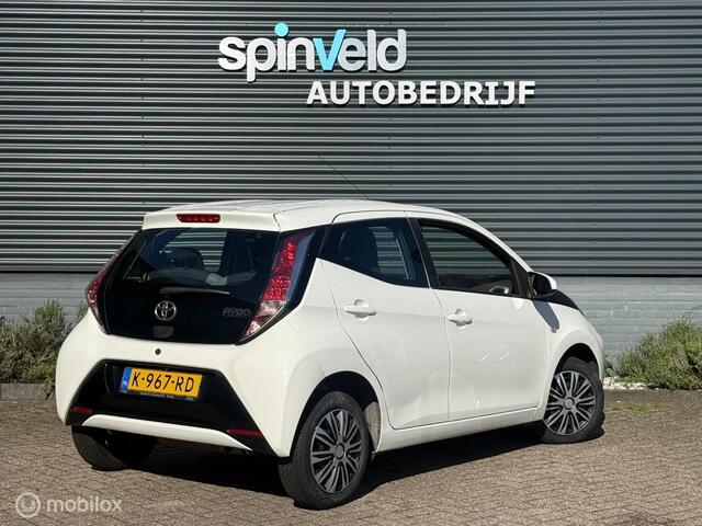 Toyota Aygo 1.0 VVT-i x-play - Multimedia - Camera - Cruise Control -