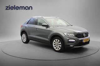 VOLKSWAGEN T-Roc 1.5 TSI Style Business Automaat - Carplay, Camera, Adapt. Cruise, Clima