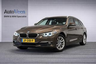 BMW 3-SERIE Touring 320d xDrive High Executive (PANO, LEDER, GROOT NAVI, CLIMA, CAMERA)