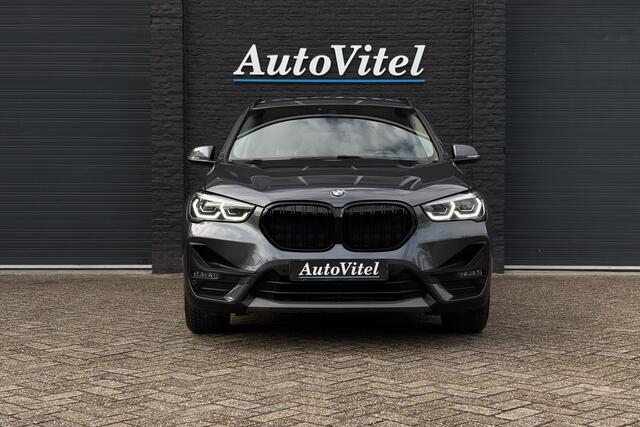BMW X1 xDrive25e | Trekhaak | LED | PDC V & A | Elektrische Achterklep | 20x op voorraad