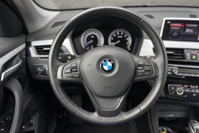 BMW X1 xDrive25e | Trekhaak | LED | PDC V & A | Elektrische Achterklep | 20x op voorraad