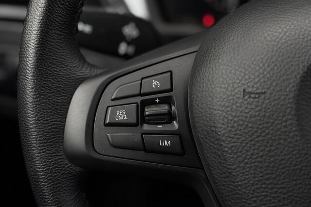 BMW X1 xDrive25e | Trekhaak | LED | PDC V & A | Elektrische Achterklep | 20x op voorraad