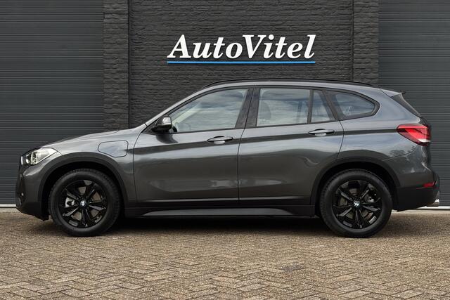 BMW X1 xDrive25e | Trekhaak | LED | PDC V & A | Elektrische Achterklep | 20x op voorraad