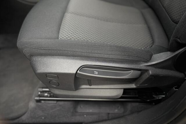 BMW X1 xDrive25e | Trekhaak | LED | PDC V & A | Elektrische Achterklep | 20x op voorraad