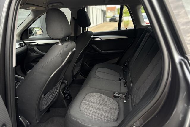 BMW X1 xDrive25e | Trekhaak | LED | PDC V & A | Elektrische Achterklep | 20x op voorraad