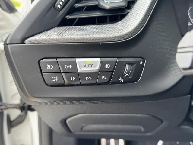 BMW 1-Serie 118i High Executive Edition M-Sport Facelift Schuifdak / Stoelverwarming