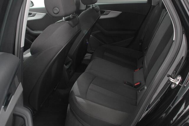 Audi A4 Avant 40 TFSI 204pk Automaat S-Line Black Edition Navigatie Apple Carplay/Android Auto Adaptieve Cruise Control Parkeersensoren Camera Dodehoek Ass