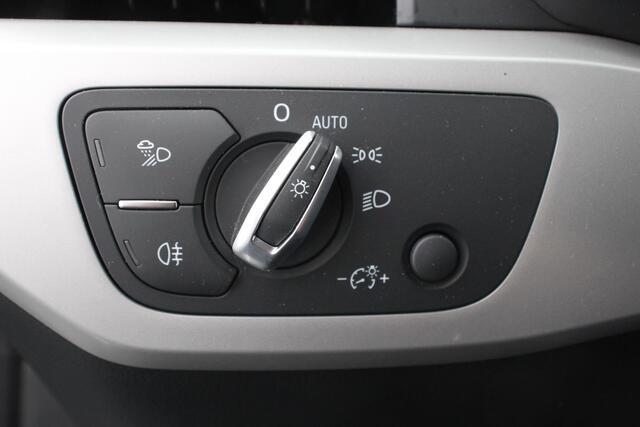 Audi A4 Avant 40 TFSI 204pk Automaat S-Line Black Edition Navigatie Apple Carplay/Android Auto Adaptieve Cruise Control Parkeersensoren Camera Dodehoek Ass