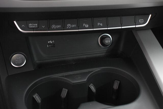 Audi A4 Avant 40 TFSI 204pk Automaat S-Line Black Edition Navigatie Apple Carplay/Android Auto Adaptieve Cruise Control Parkeersensoren Camera Dodehoek Ass
