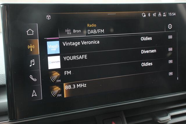 Audi A4 Avant 40 TFSI 204pk Automaat S-Line Black Edition Navigatie Apple Carplay/Android Auto Adaptieve Cruise Control Parkeersensoren Camera Dodehoek Ass