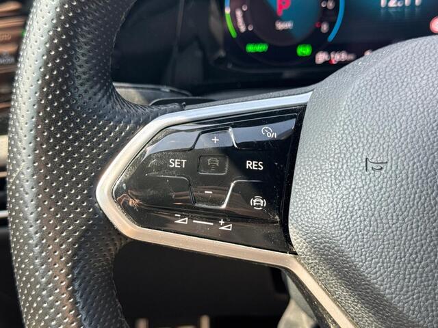 Volkswagen Golf 1.4 eHybrid 245pk GTE | Pano | Trekhaak | IQ Light | Camera