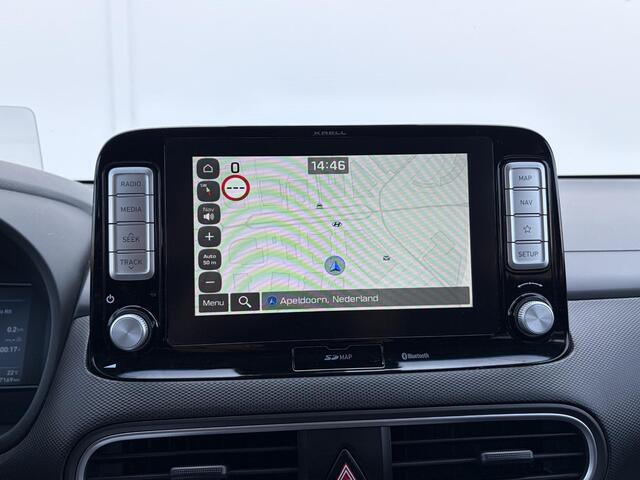 Hyundai Kona EV Premium 64 kWh SOH 100 % 1 Fase / Lichtmetalen velgen 17 / Cruise control adaptief met Stop&Go en stuurhulp / Airco automatisch /