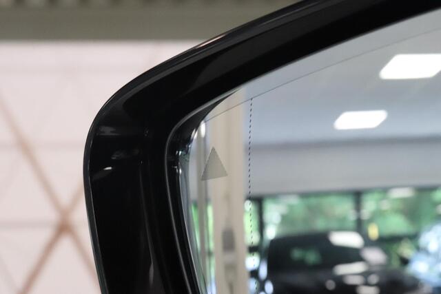 BMW 3-Serie Touring 330e xDrive | M-SPORT | PANO | HARMAN KARDON | MEMORY | TREKHAAK | 50 jaar editie |