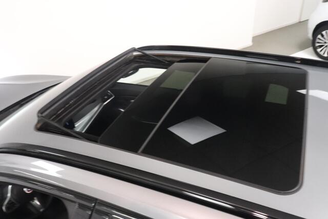 BMW 3-Serie Touring 330e xDrive | M-SPORT | PANO | HARMAN KARDON | MEMORY | TREKHAAK | 50 jaar editie |