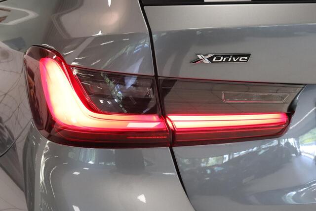BMW 3-Serie Touring 330e xDrive | M-SPORT | PANO | HARMAN KARDON | MEMORY | TREKHAAK | 50 jaar editie |
