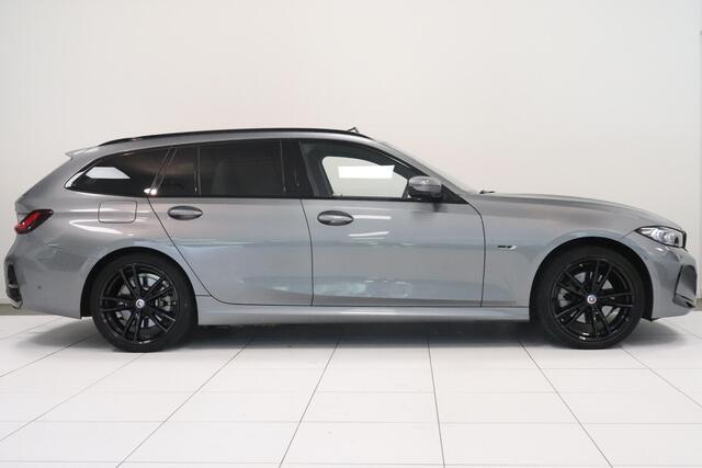 BMW 3-Serie Touring 330e xDrive | M-SPORT | PANO | HARMAN KARDON | MEMORY | TREKHAAK | 50 jaar editie |