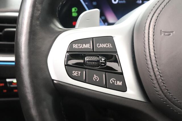 BMW 3-Serie Touring 330e xDrive | M-SPORT | PANO | HARMAN KARDON | MEMORY | TREKHAAK | 50 jaar editie |
